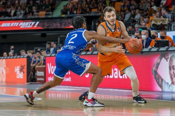 与频繁调整 与频繁调整